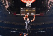 9体育-快船新秀Rookie独木难支，20分领先遭大逆转引全网热议